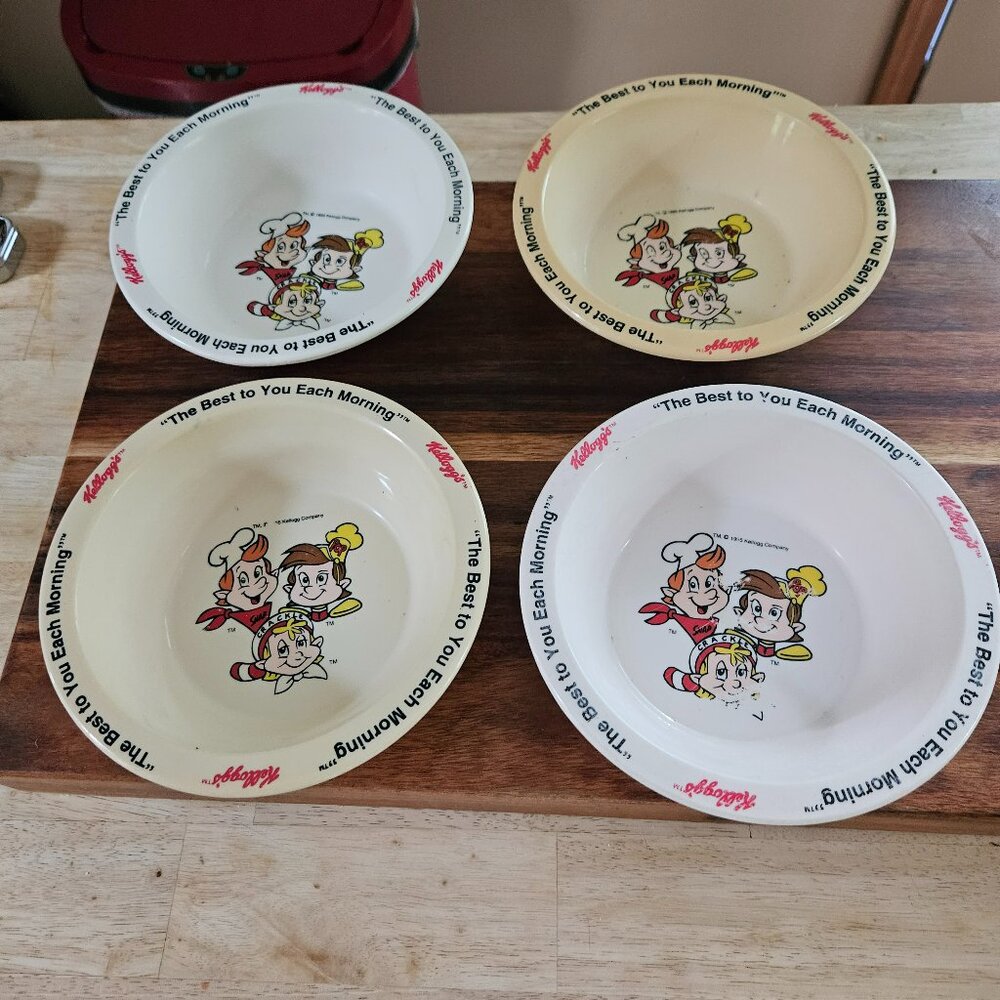 vintage kellogs rice krispies bowl featuring snap crackle pop